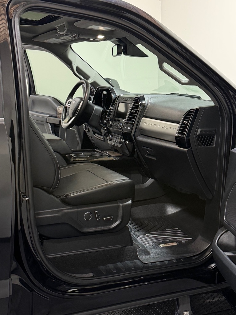 Photo 11 of this FORD F350