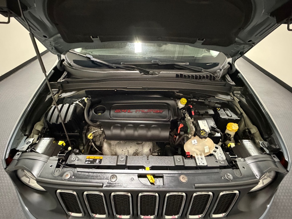 Photo 16 of this JEEP RENEGADE