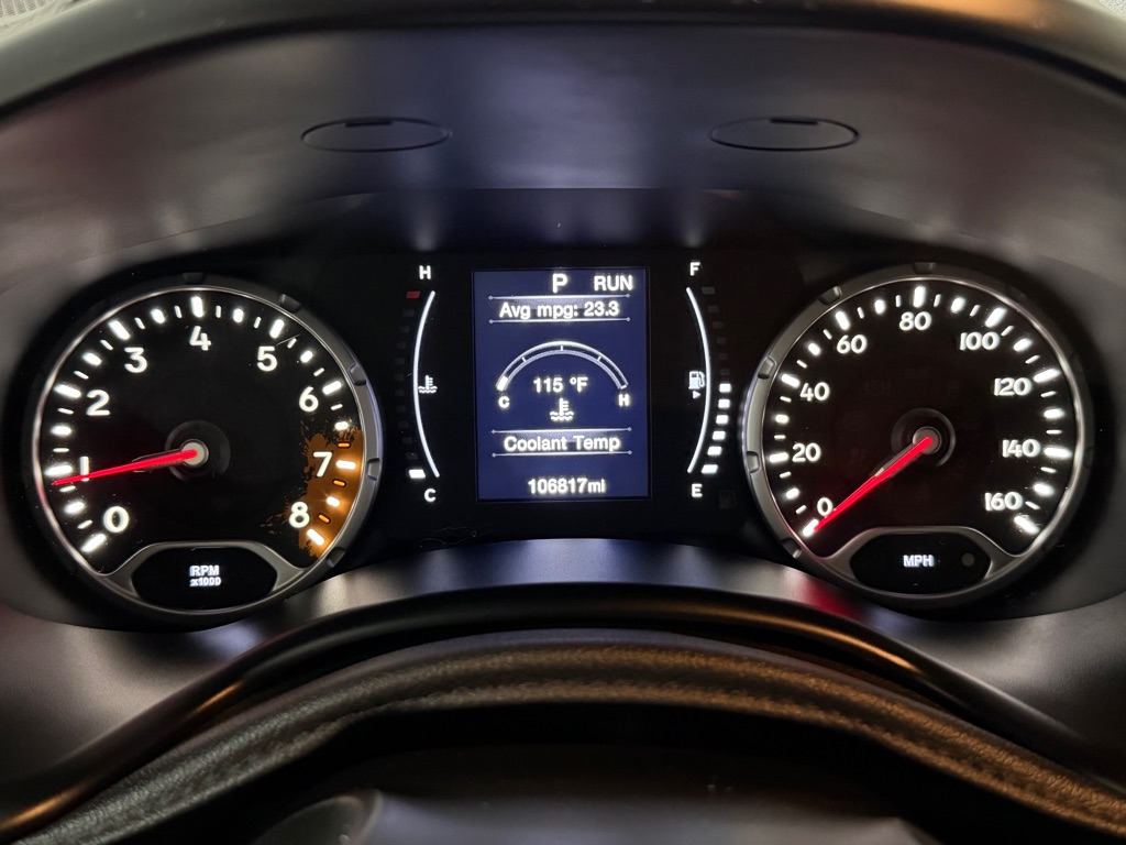 Photo 14 of this JEEP RENEGADE