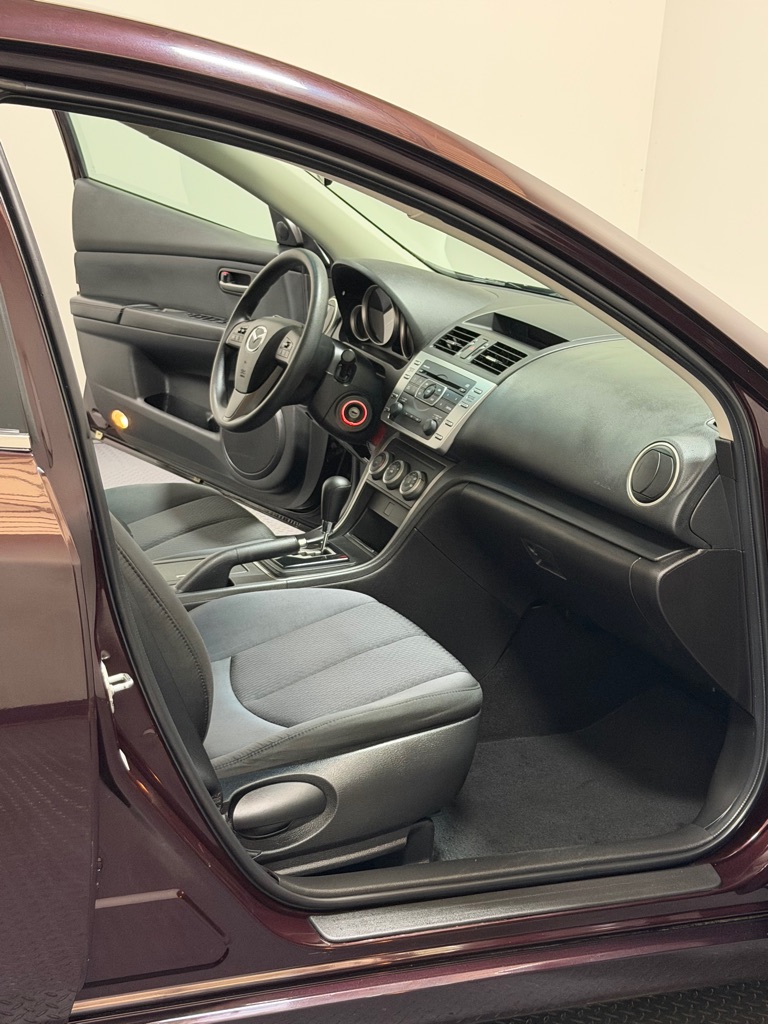 Photo 8 of this MAZDA 6