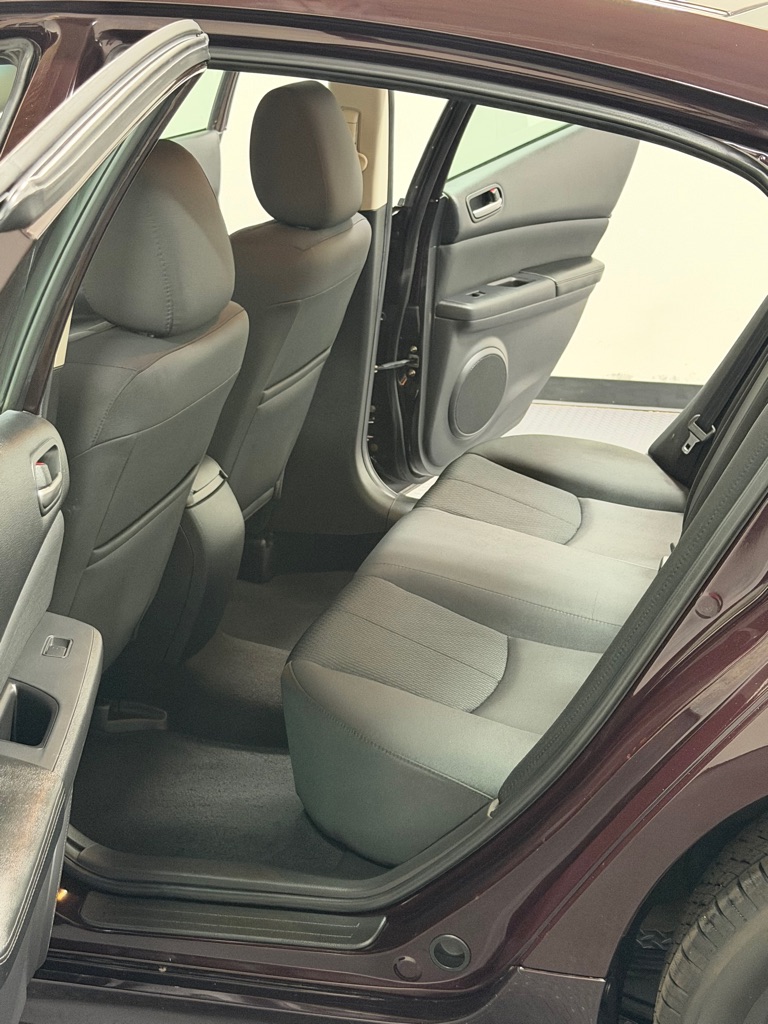 Photo 10 of this MAZDA 6