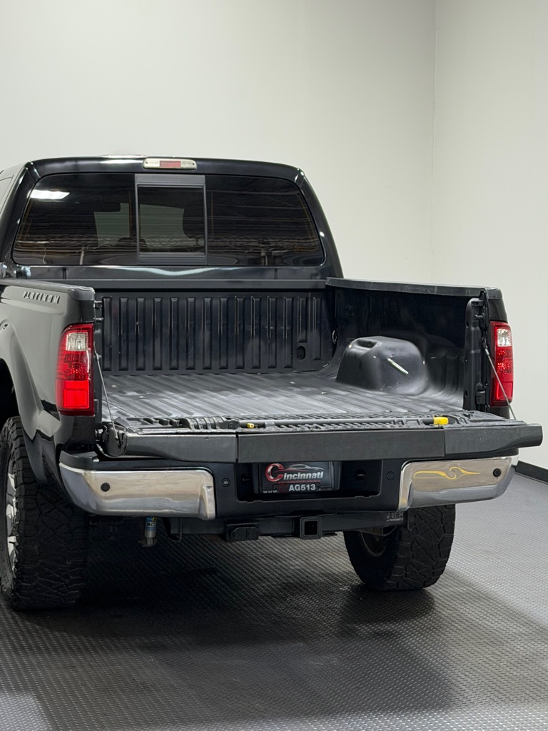 Photo 12 of this FORD F350