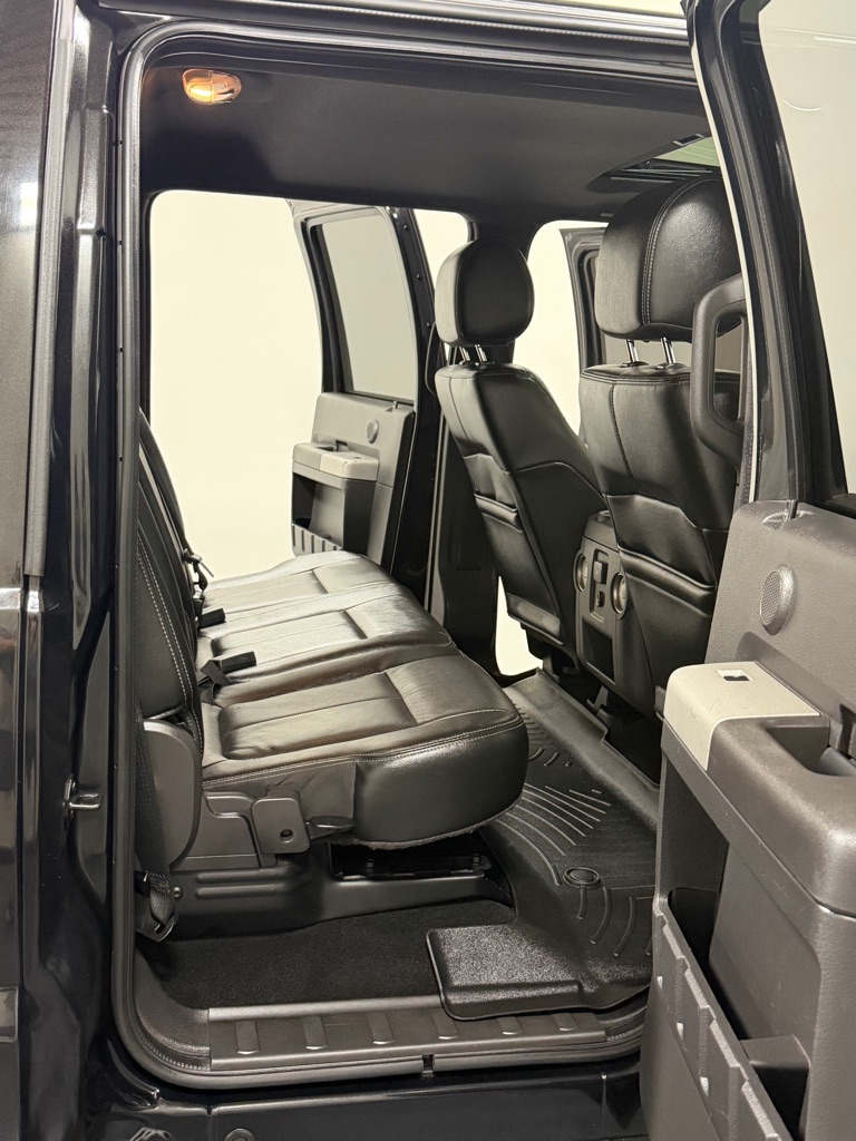 Photo 10 of this FORD F350