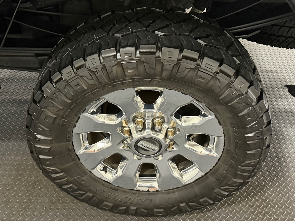 Photo 19 of this FORD F350