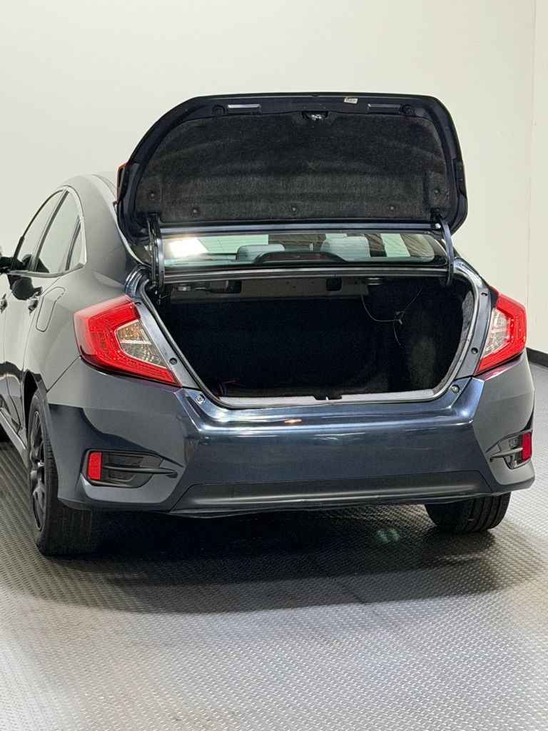 Photo 8 of this HONDA CIVIC