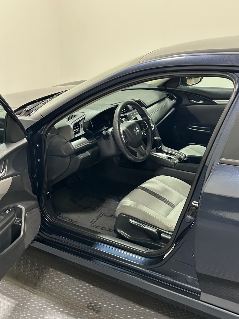 Photo 8 of this HONDA CIVIC