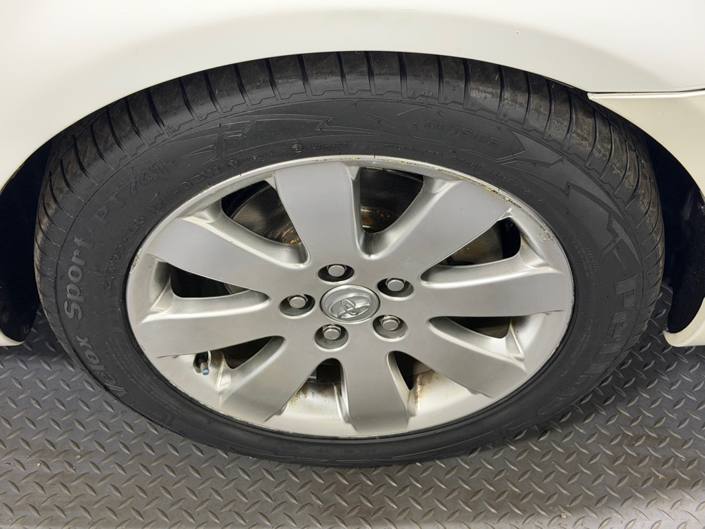 Photo 18 of this TOYOTA AVALON