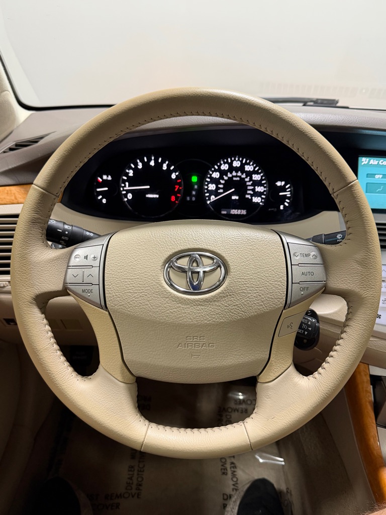 Photo 15 of this TOYOTA AVALON