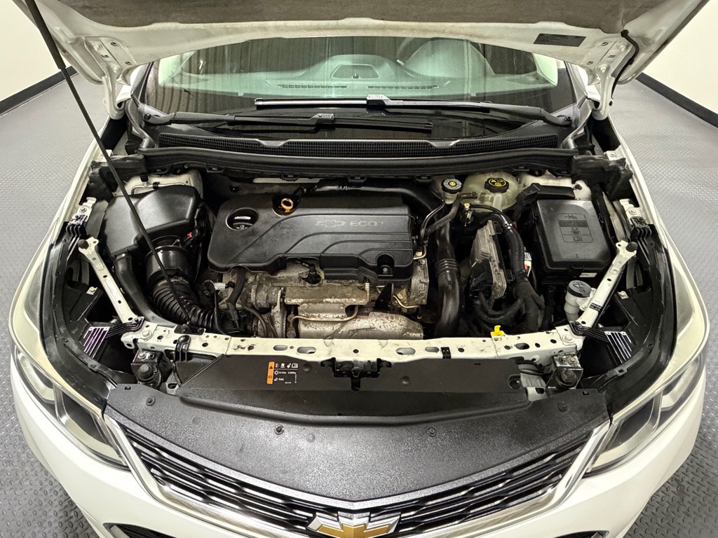 Photo 16 of this CHEVROLET CRUZE