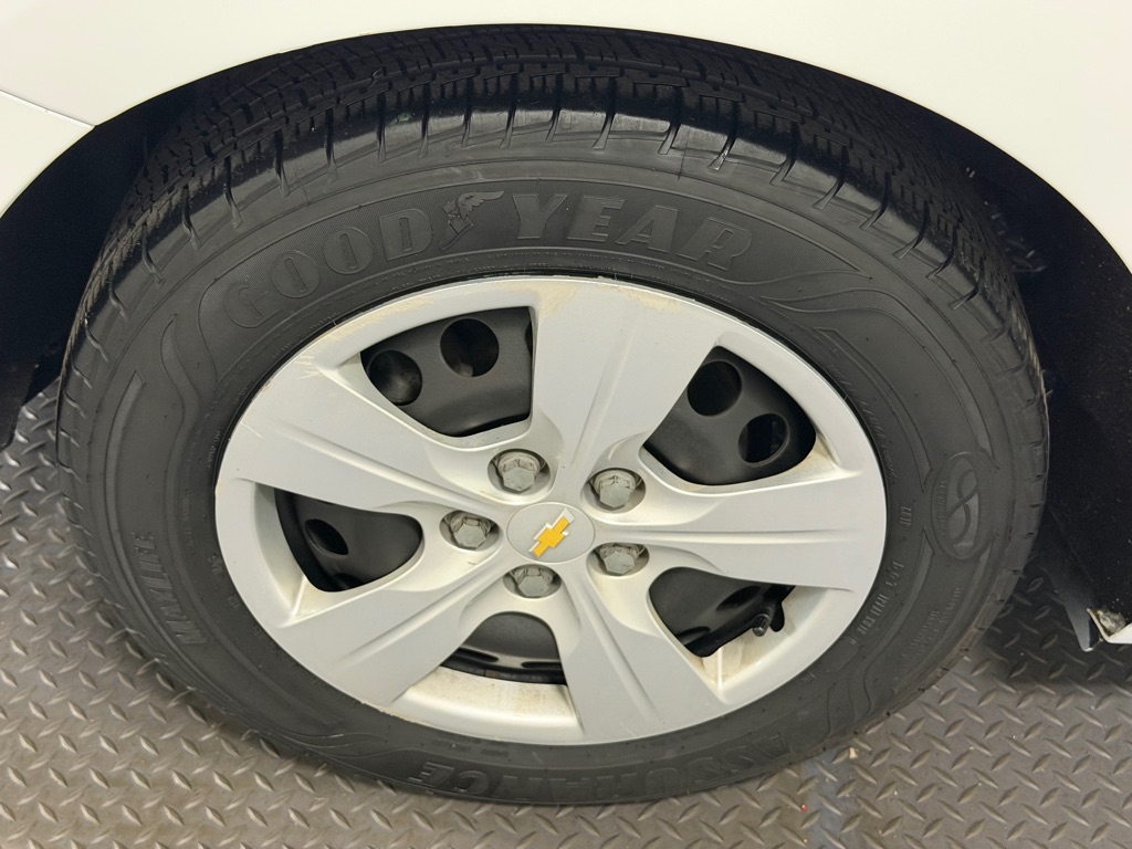 Photo 18 of this CHEVROLET CRUZE