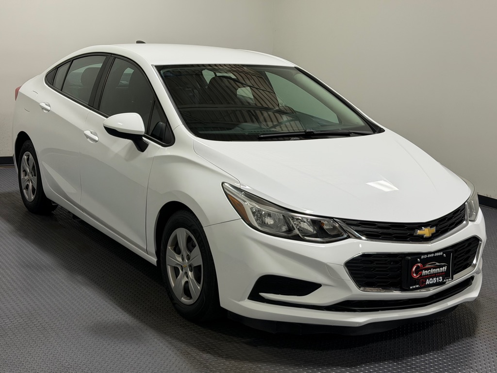 Photo 4 of this CHEVROLET CRUZE