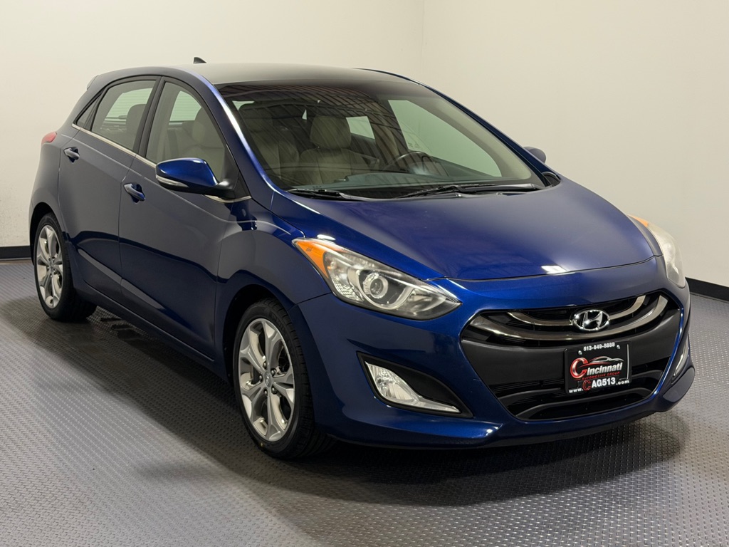 Photo 4 of this HYUNDAI ELANTRA GT