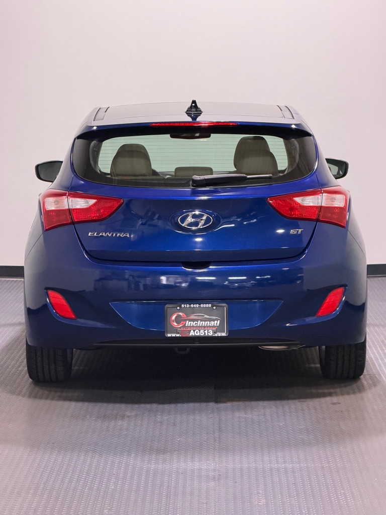 Photo 6 of this HYUNDAI ELANTRA GT