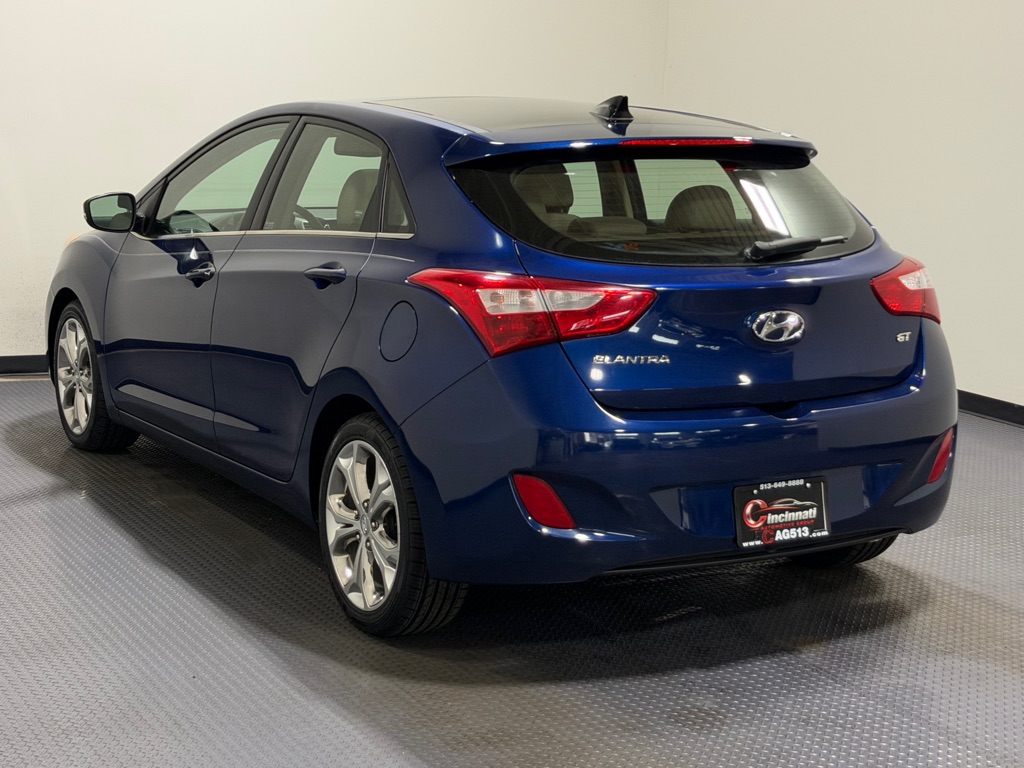 Photo 7 of this HYUNDAI ELANTRA GT