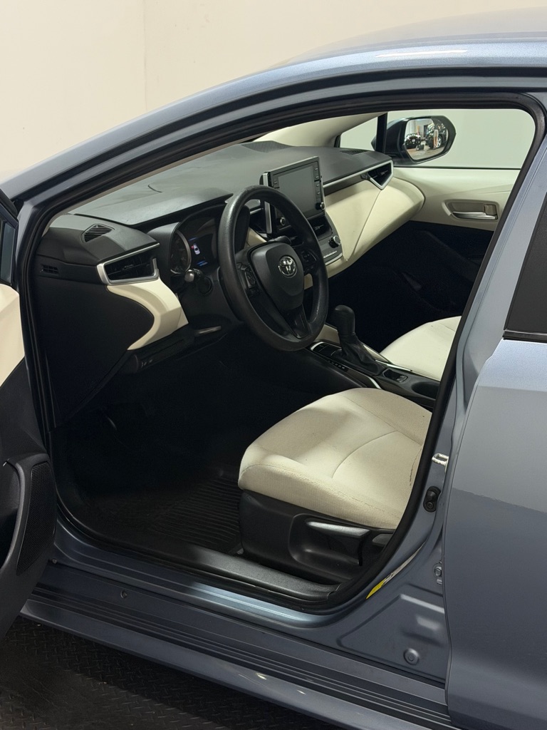 Photo 7 of this TOYOTA COROLLA