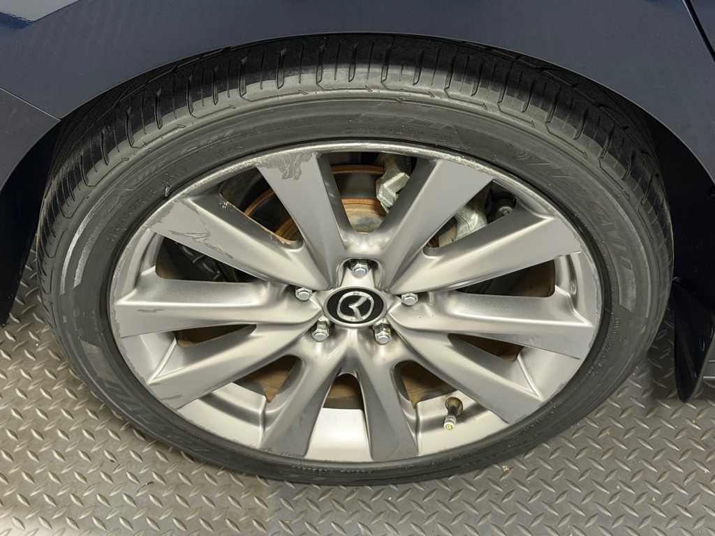 Photo 18 of this MAZDA 3