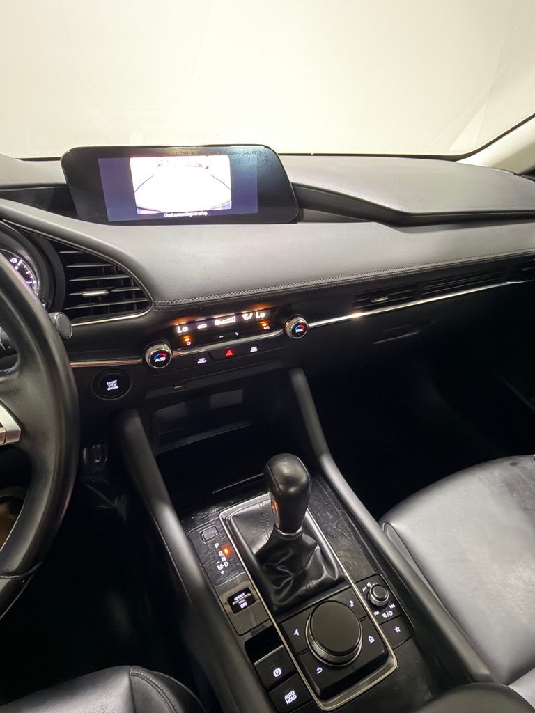 Photo 13 of this MAZDA 3