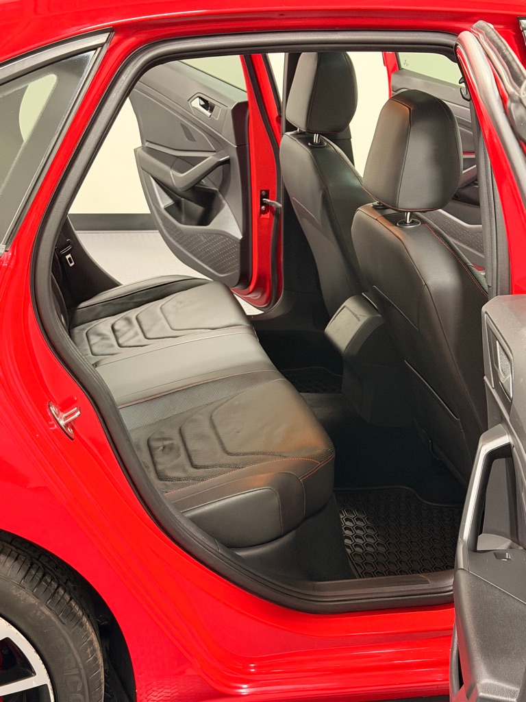 Photo 11 of this VOLKSWAGEN JETTA
