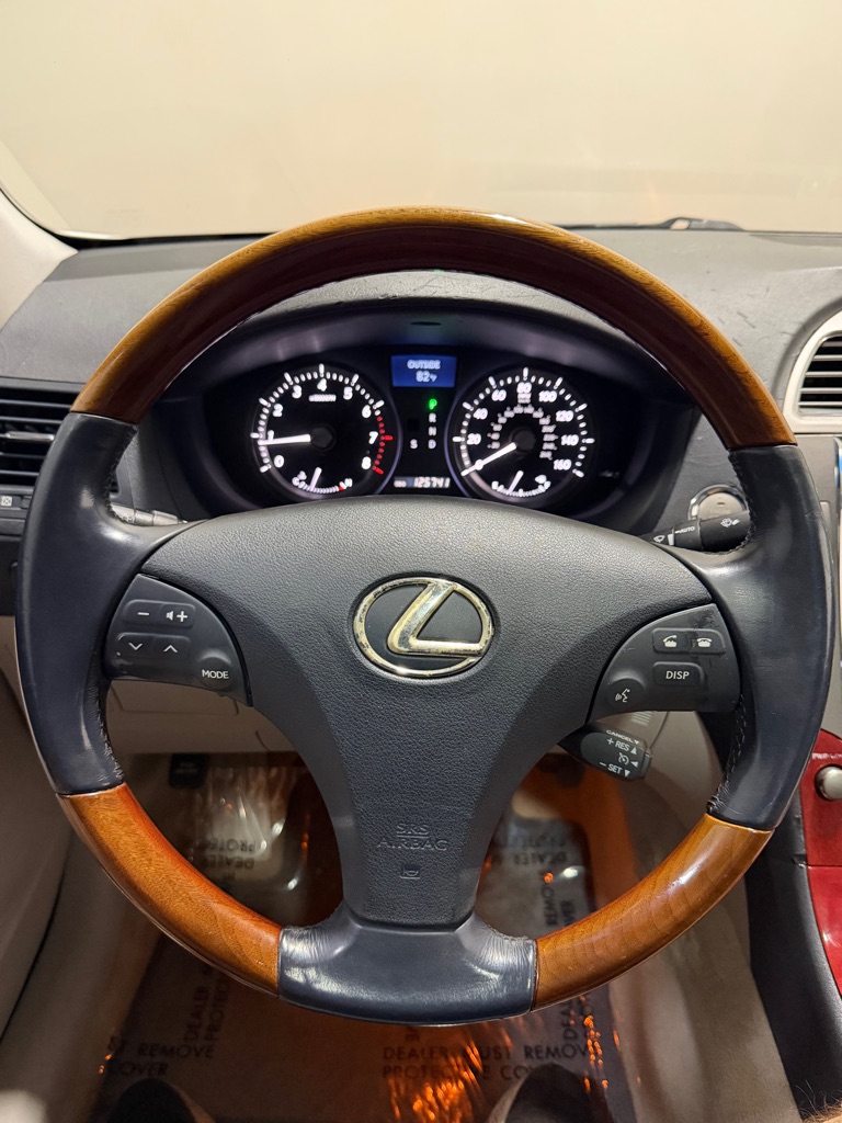 Photo 14 of this LEXUS ES
