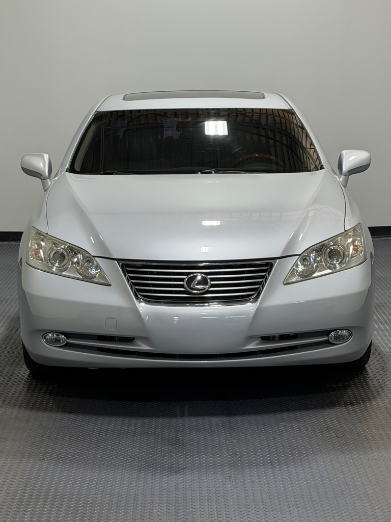 Photo 2 of this LEXUS ES
