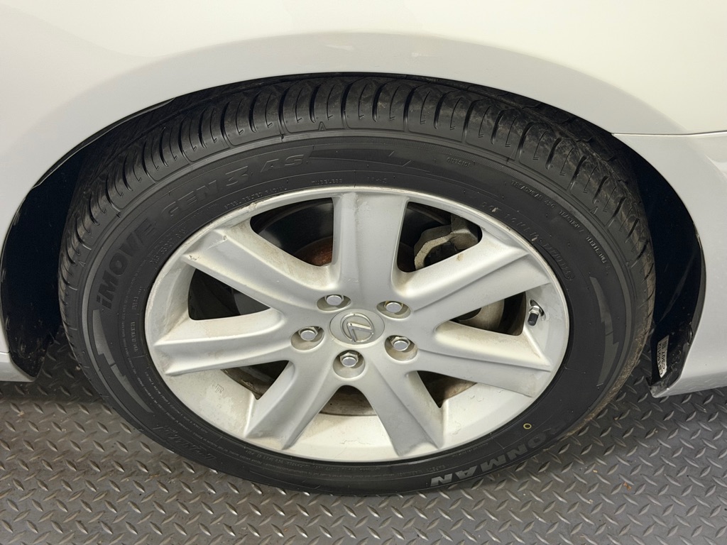 Photo 17 of this LEXUS ES