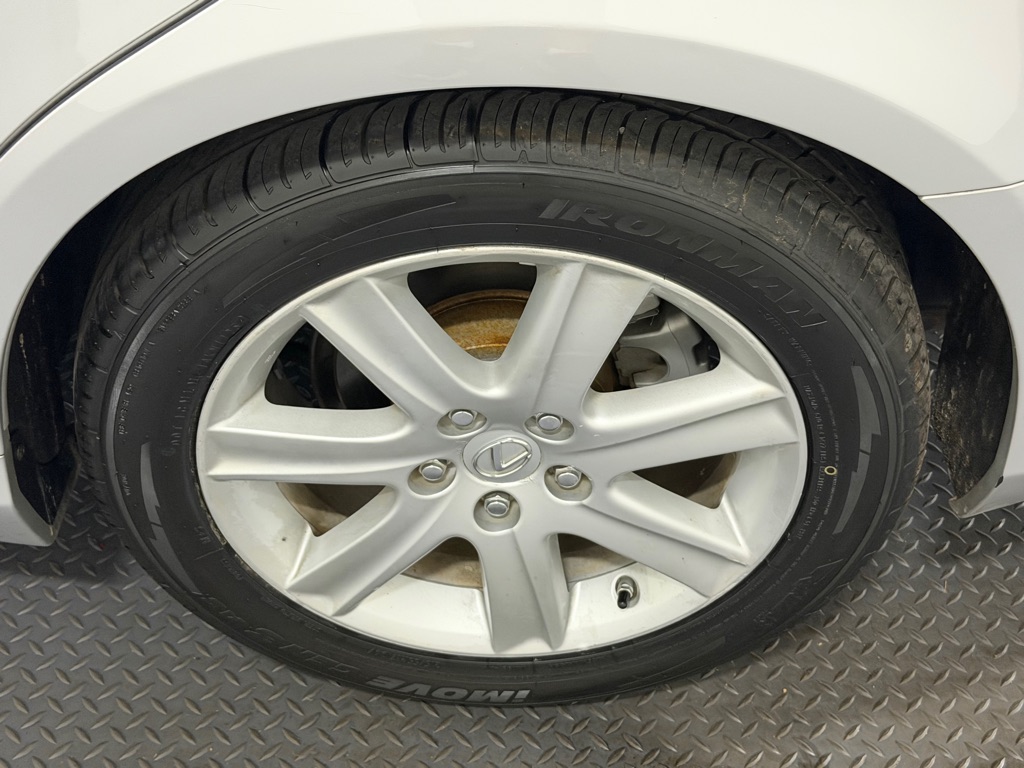 Photo 19 of this LEXUS ES