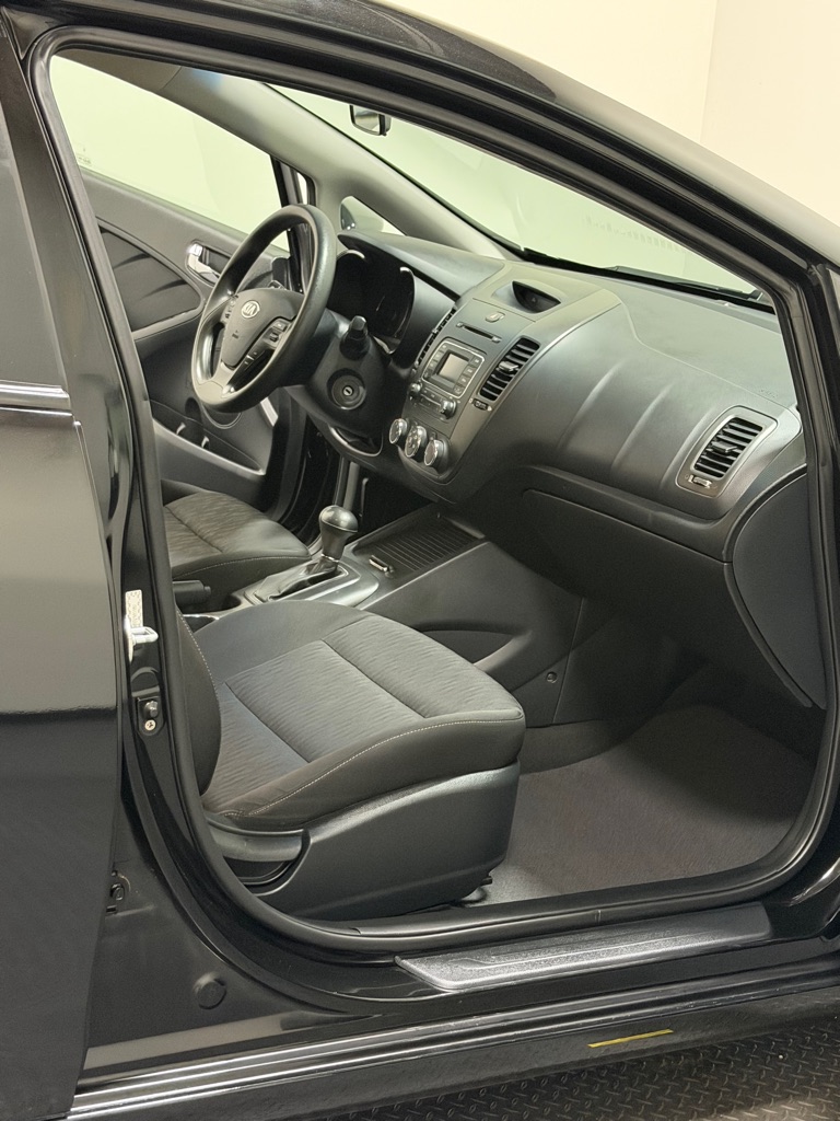 Photo 10 of this KIA FORTE