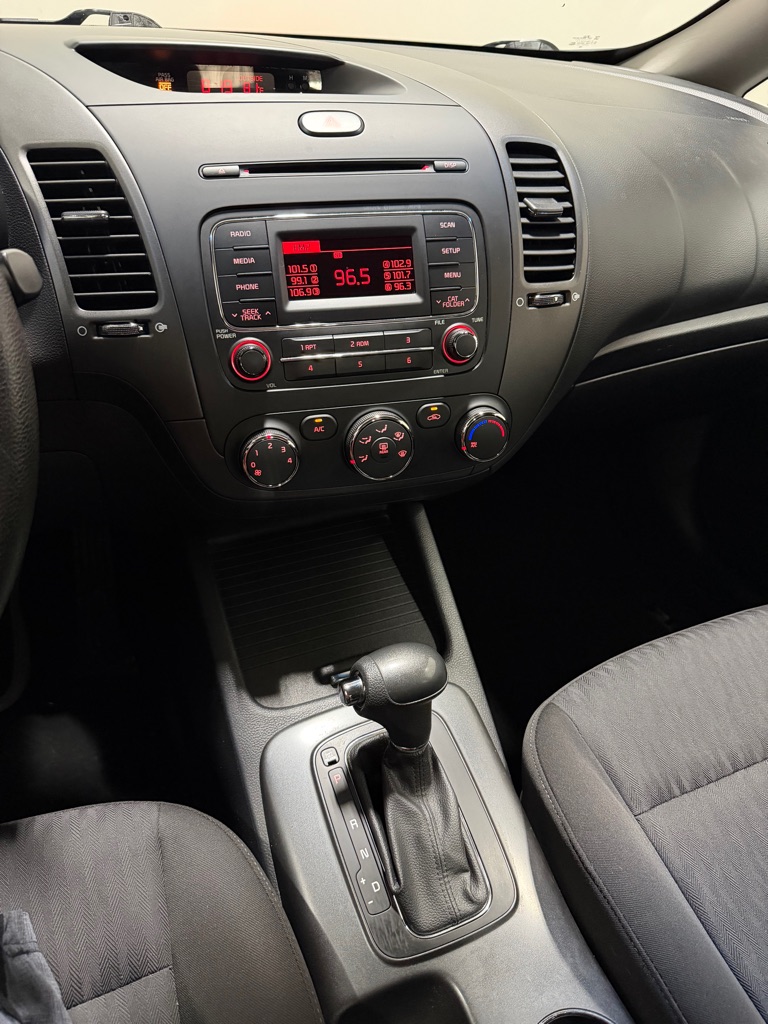 Photo 12 of this KIA FORTE