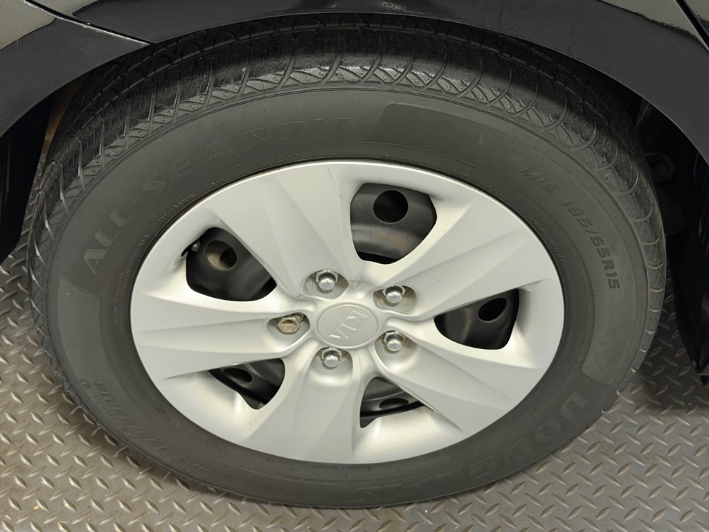 Photo 16 of this KIA FORTE
