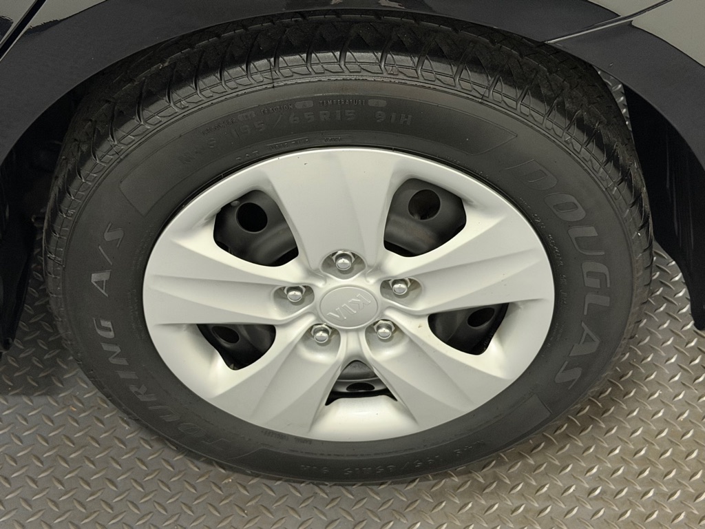Photo 17 of this KIA FORTE