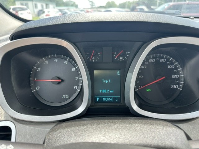 Photo 10 of this CHEVROLET EQUINOX