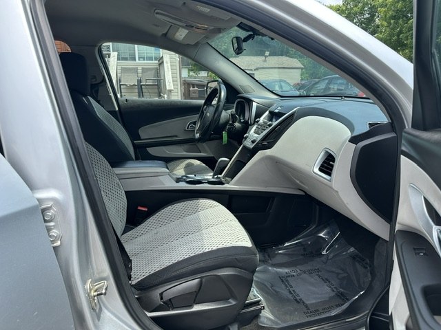 Photo 17 of this CHEVROLET EQUINOX