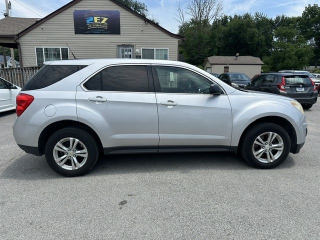 Photo 2 of this CHEVROLET EQUINOX