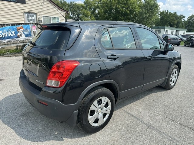 Photo 3 of this CHEVROLET TRAX
