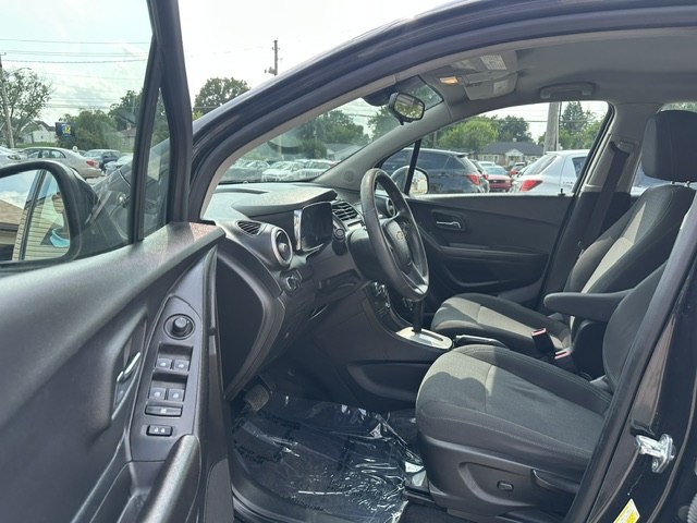 Photo 15 of this CHEVROLET TRAX