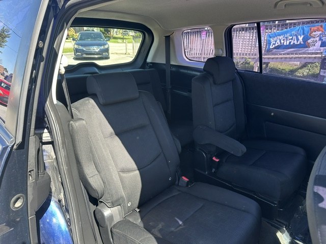 Photo 17 of this MAZDA 5