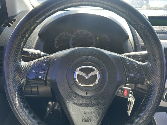 Photo 11 of this MAZDA 5