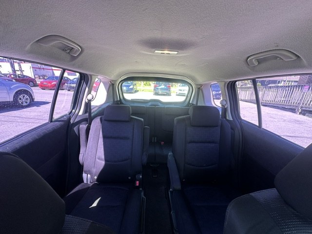Photo 20 of this MAZDA 5
