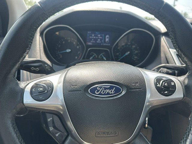 Photo 11 of this FORD FOCUS