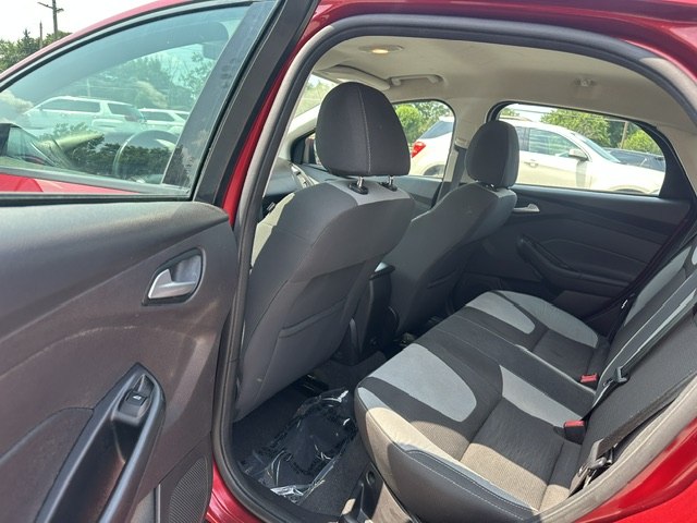 Photo 16 of this FORD FOCUS