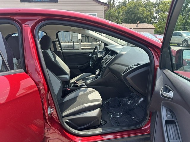 Photo 19 of this FORD FOCUS