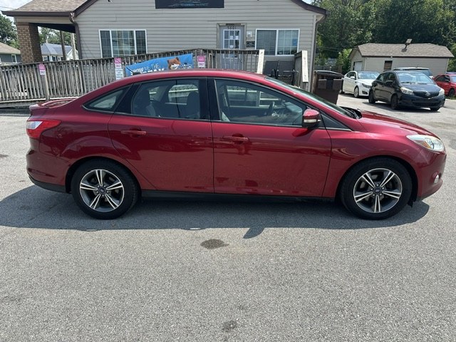 Photo 2 of this FORD FOCUS