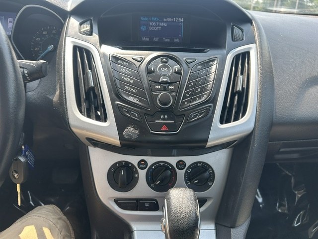 Photo 12 of this FORD FOCUS