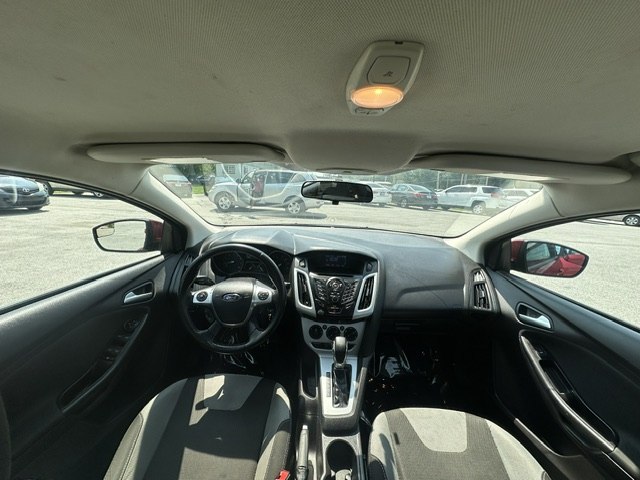 Photo 20 of this FORD FOCUS