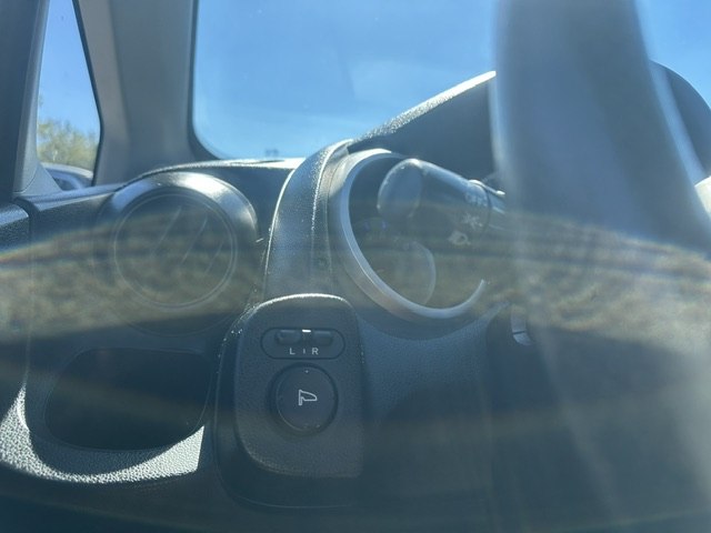 Photo 14 of this HONDA FIT