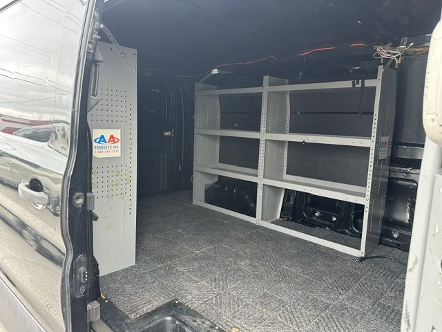 Photo 17 of this FORD TRANSIT