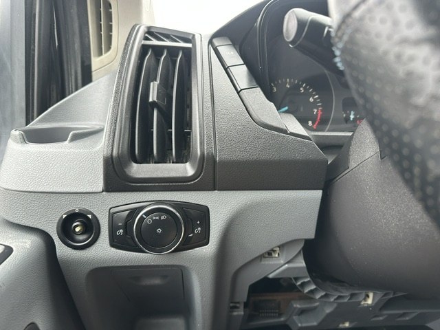 Photo 12 of this FORD TRANSIT
