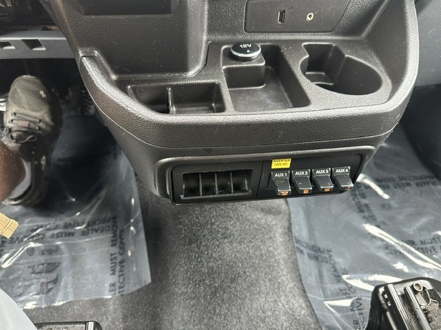 Photo 13 of this FORD TRANSIT