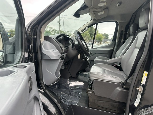 Photo 14 of this FORD TRANSIT