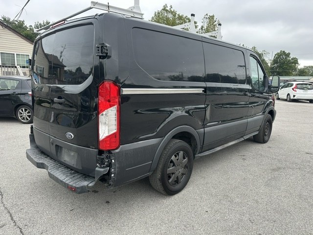 Photo 3 of this FORD TRANSIT